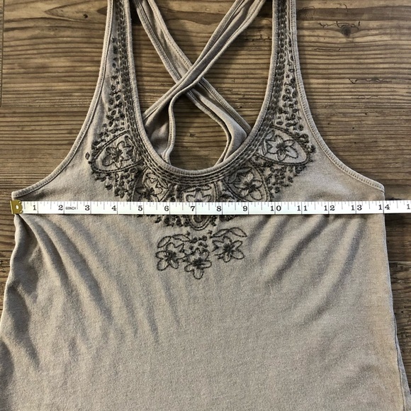 American Eagle stitched and beaded tank with cross back straps - Picture 6 of 7